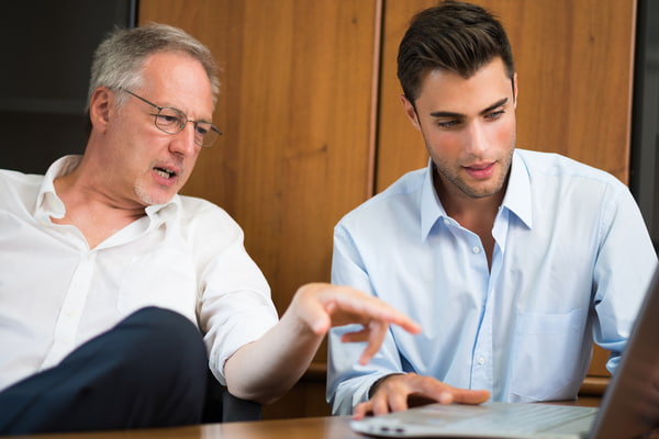 WHEN SHOULD YOU HIRE AN ACCOUNTANT FOR SMALL BUSINESS?